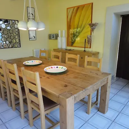 別荘 Beautiful Renovated Farmhouse With Private Heated Pool.