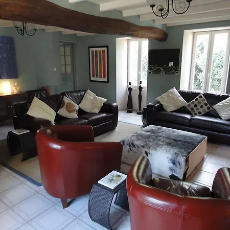 Beautiful Renovated Farmhouse With Private Heated Pool. Saint-Pierre-d'Amilly